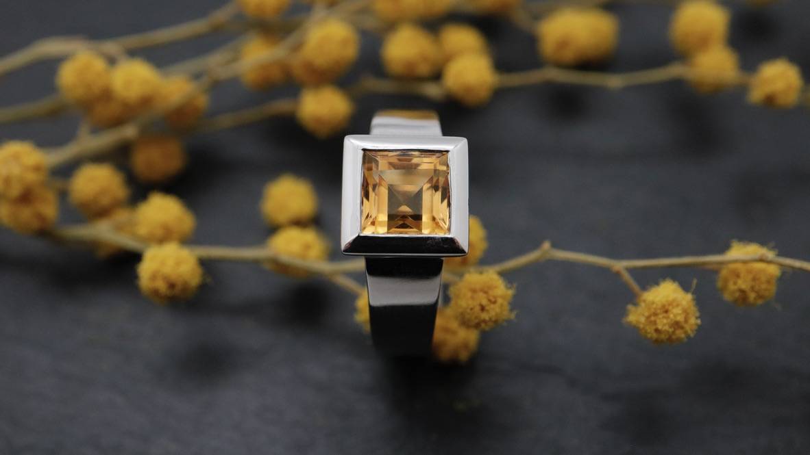 Bague or blanc 750 millièmes citrine