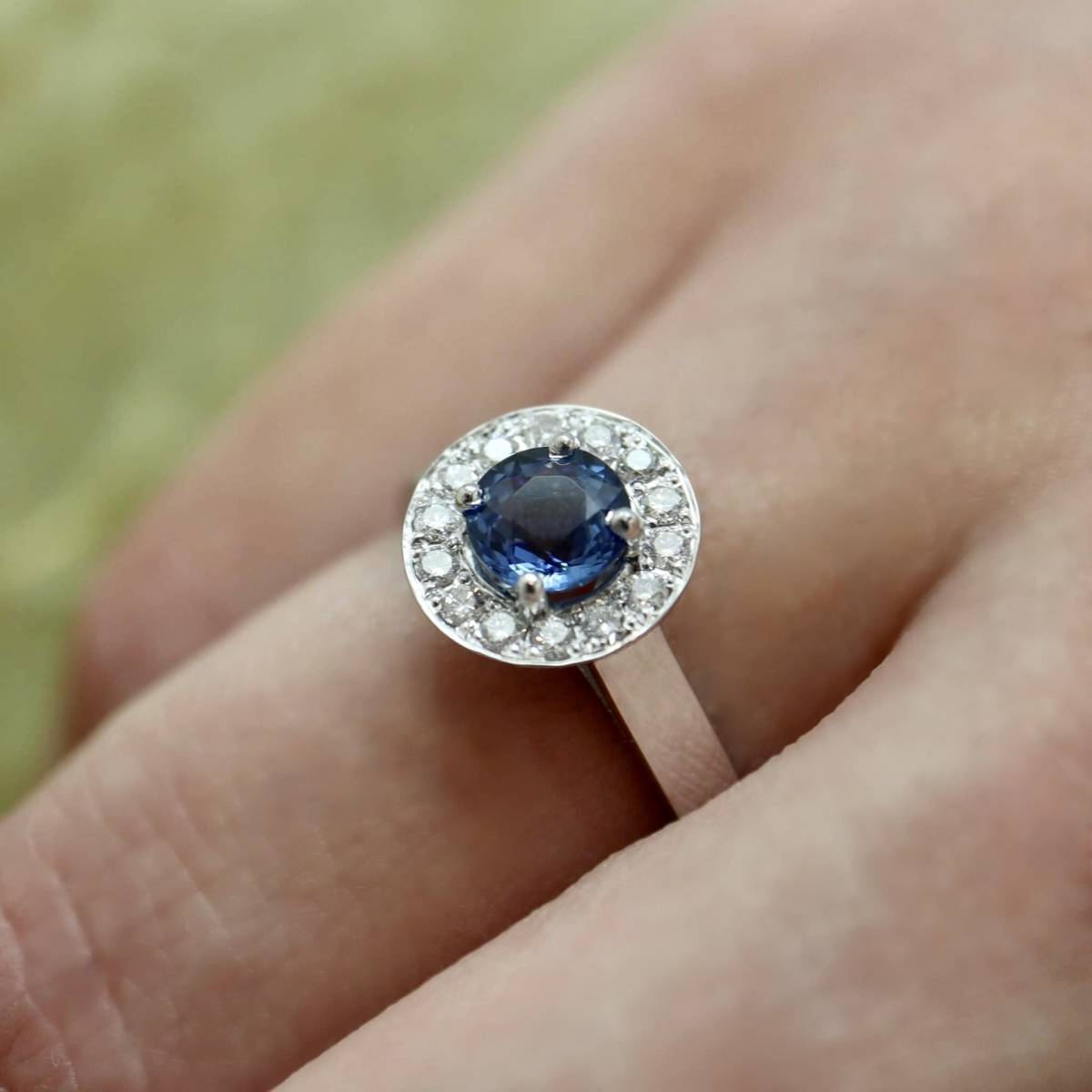 Bague de fiançailles saphir diamants