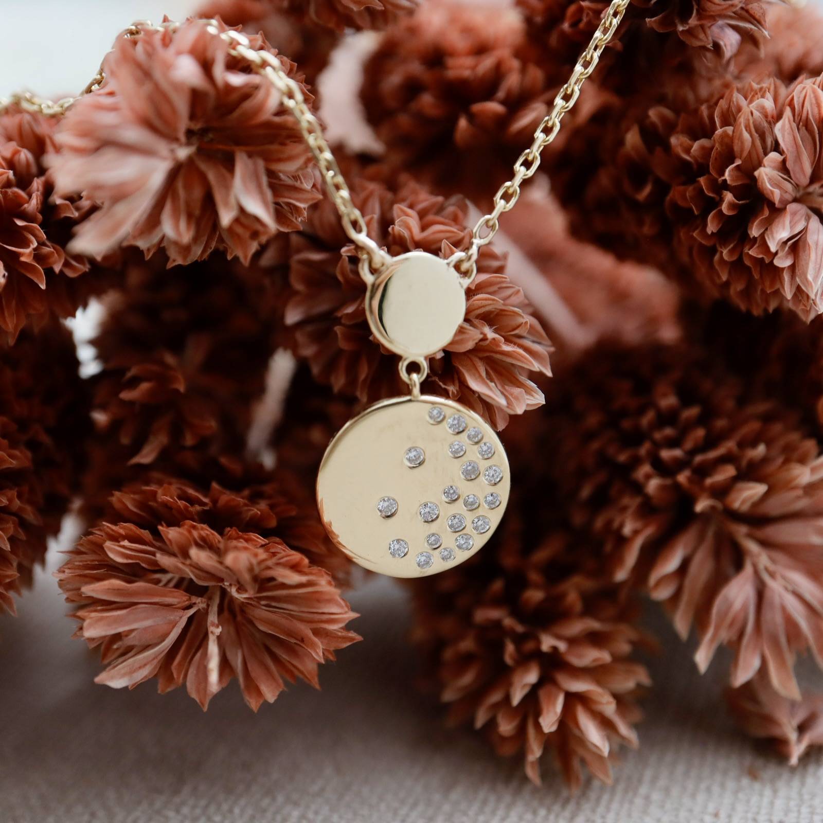 Collier sur mesure en or jaune cibles diamants Joaillerie bordeaux 