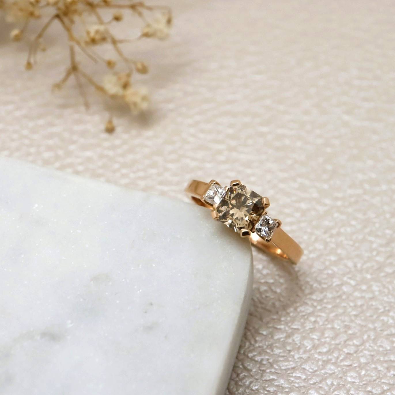 Bague de fiançailles or rose diamant chocolat