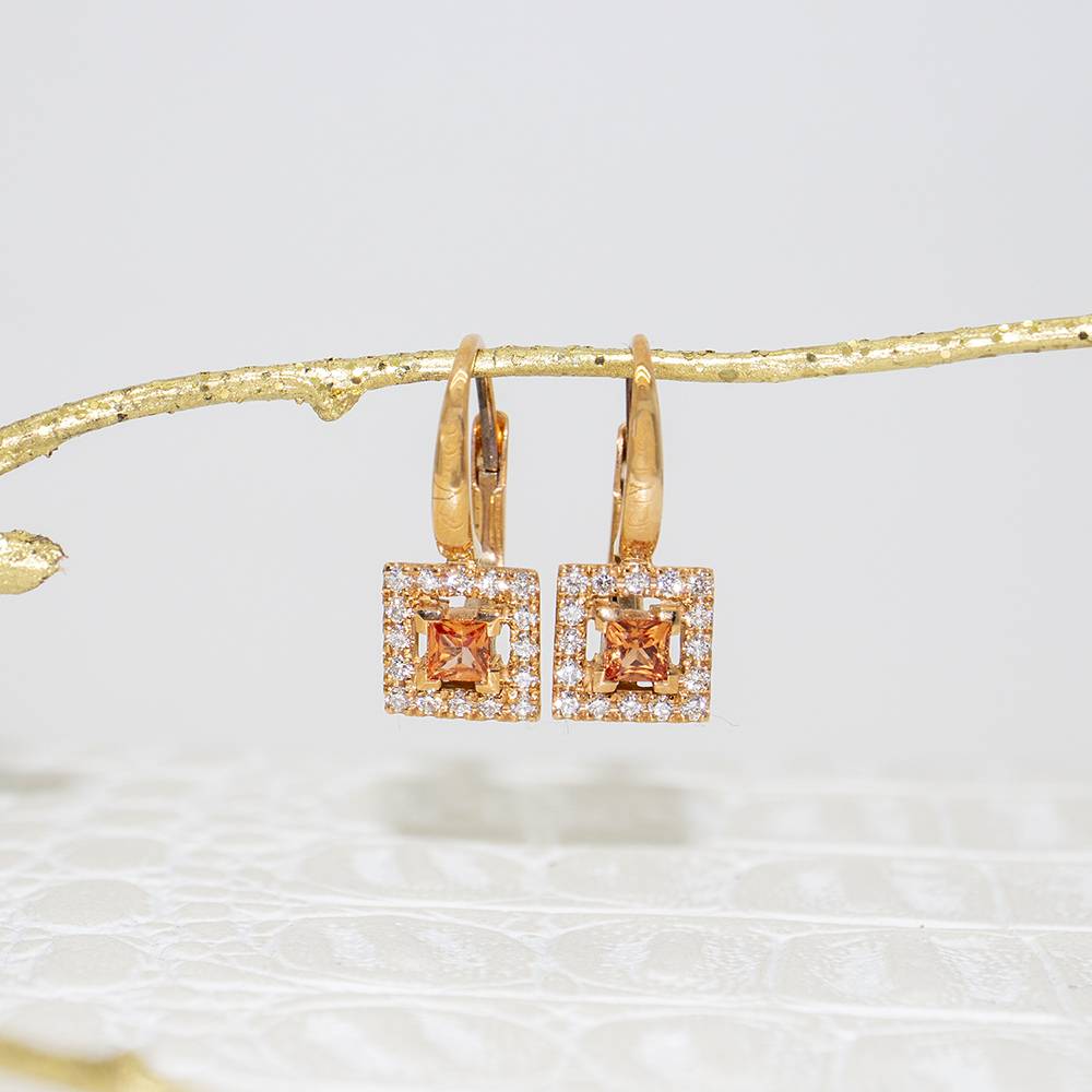 Boucles d'oreilles saphir orange et diamants en or jaune 750 millièmes