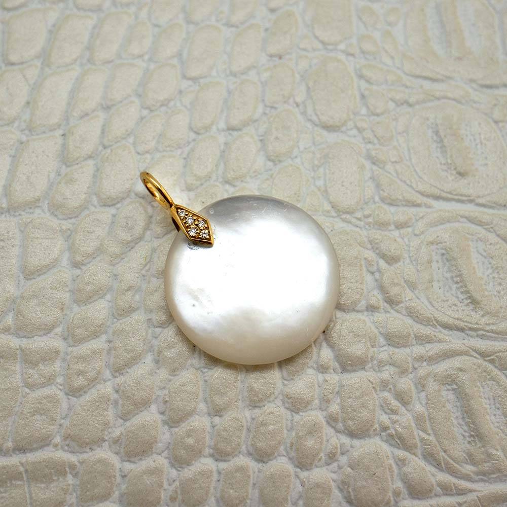 Pendentif nacre blanche, or 750 millièmes et diamants Bordeaux, Bruges, Mérignac, Le Bouscat, Eysines