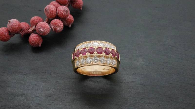 Bague en or rose rubis et diamants 3 rangs