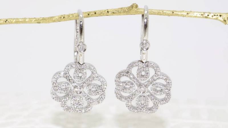 Boucles d'oreilles flocon or gris et diamants