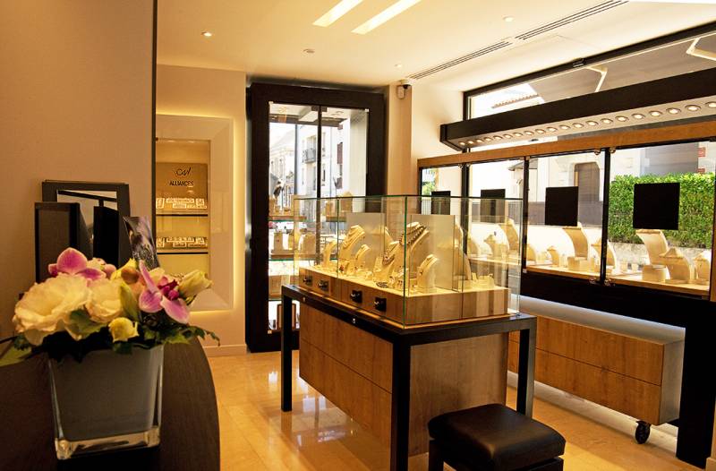 intérieur boutique Joaillerie Caminade artisanale made in France