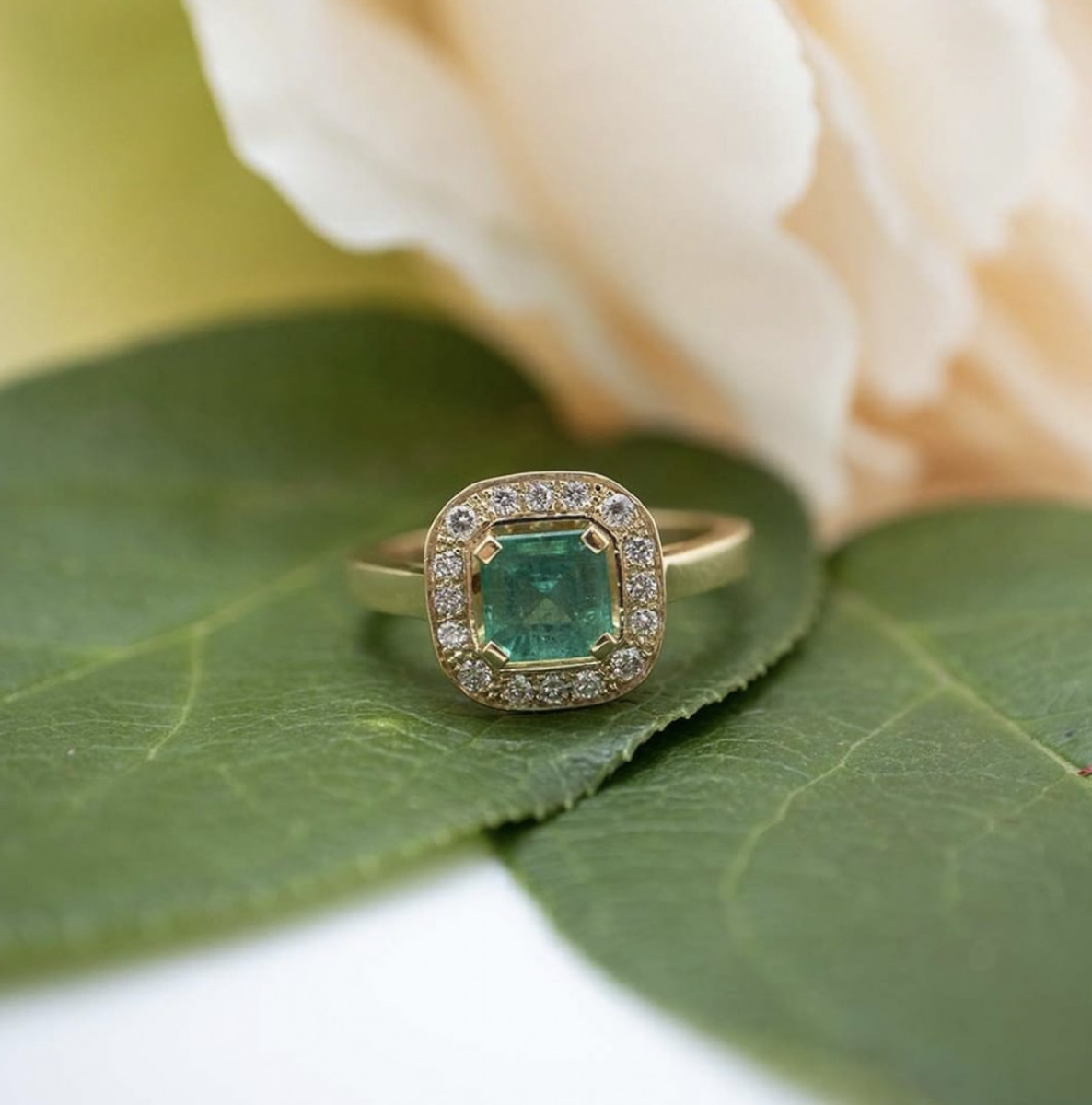 Bague émeraude et diamants Bordeaux caudéran