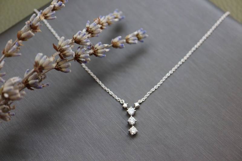 Création sur-mesure d'un collier en or 18 carats sur Bordeaux joaillerie