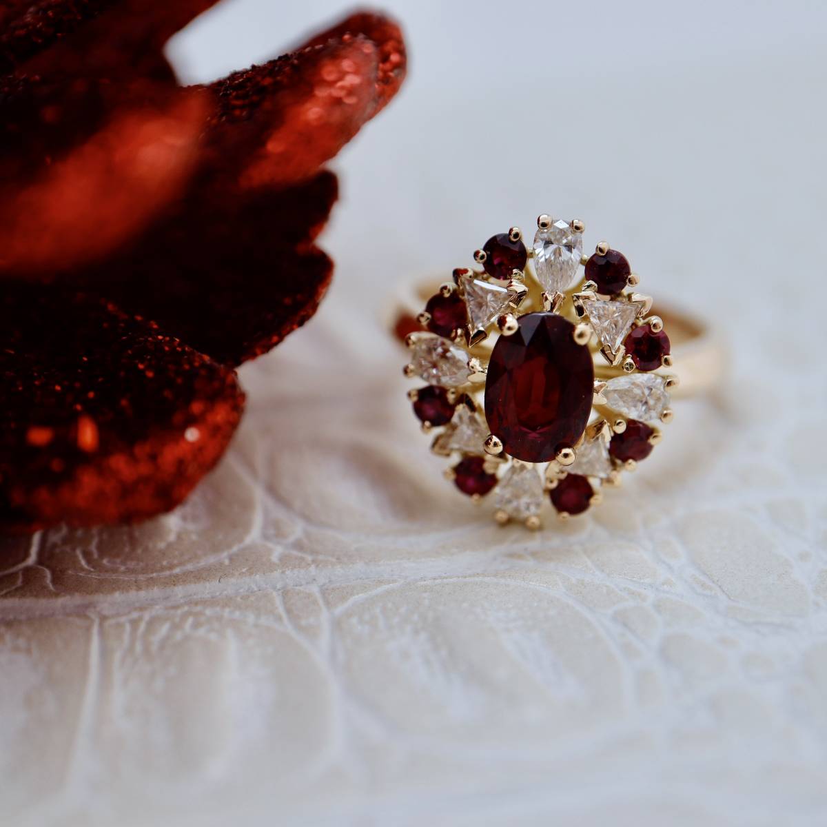 Bague impériale or jaune rubis et diamants