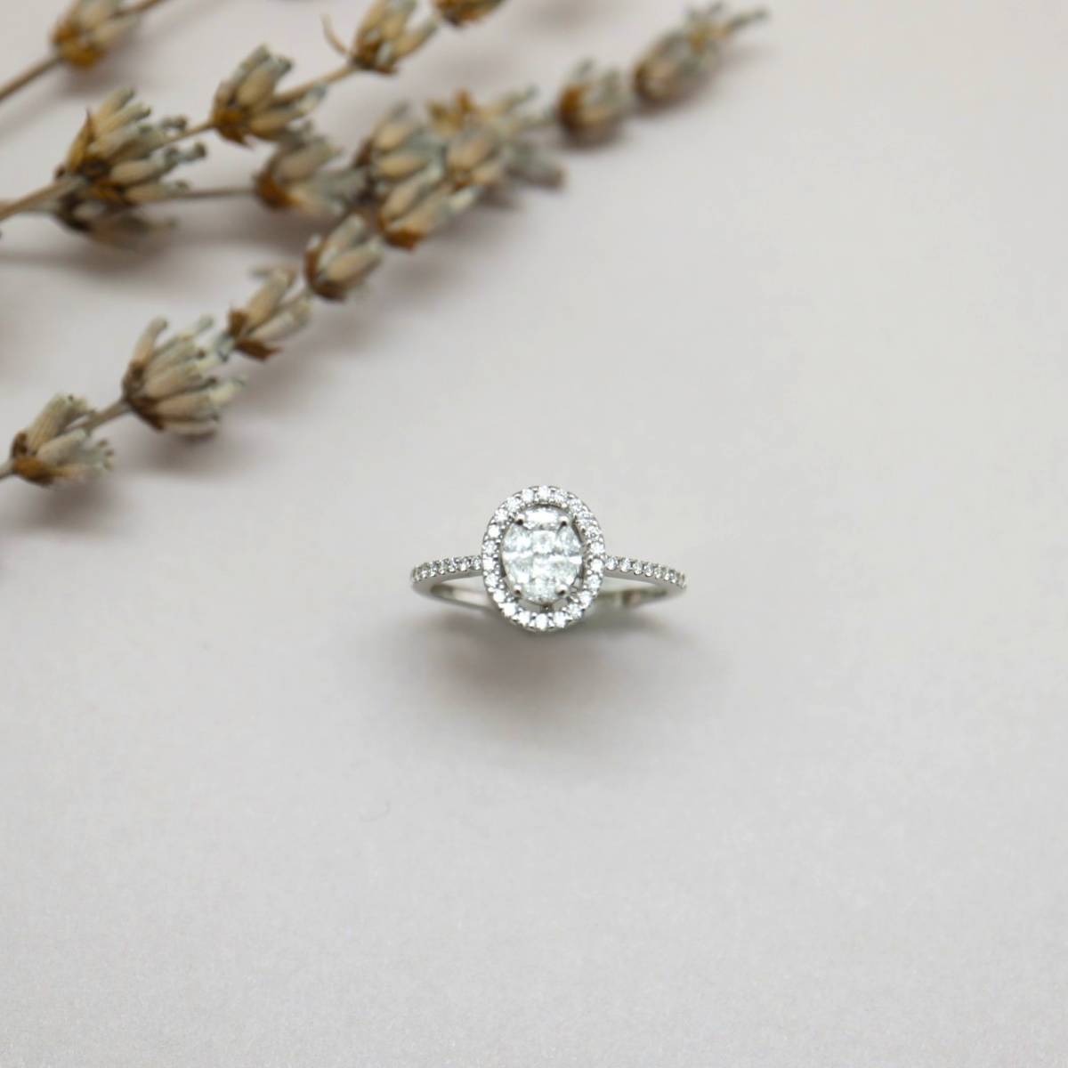 Bague de fiançailles sur mesure à Bordeaux