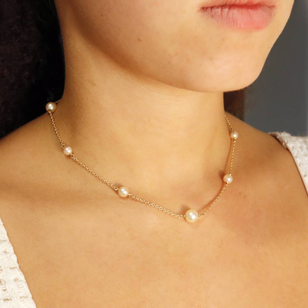 Collier délicat minimaliste élégant