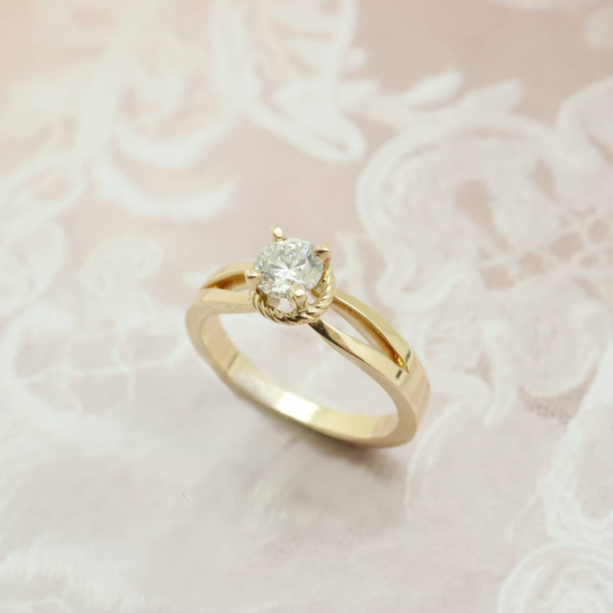 Création Joaillerie Caminade solitaire or jaune